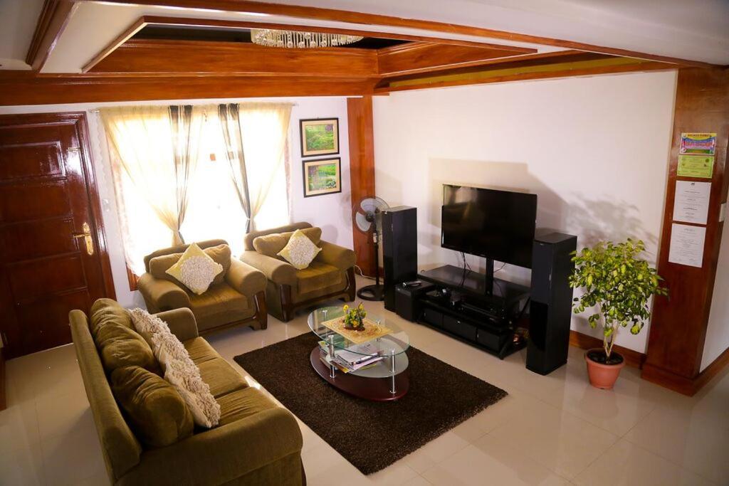 Florabells Iraya Guest House - Batanes Basco Exterior foto